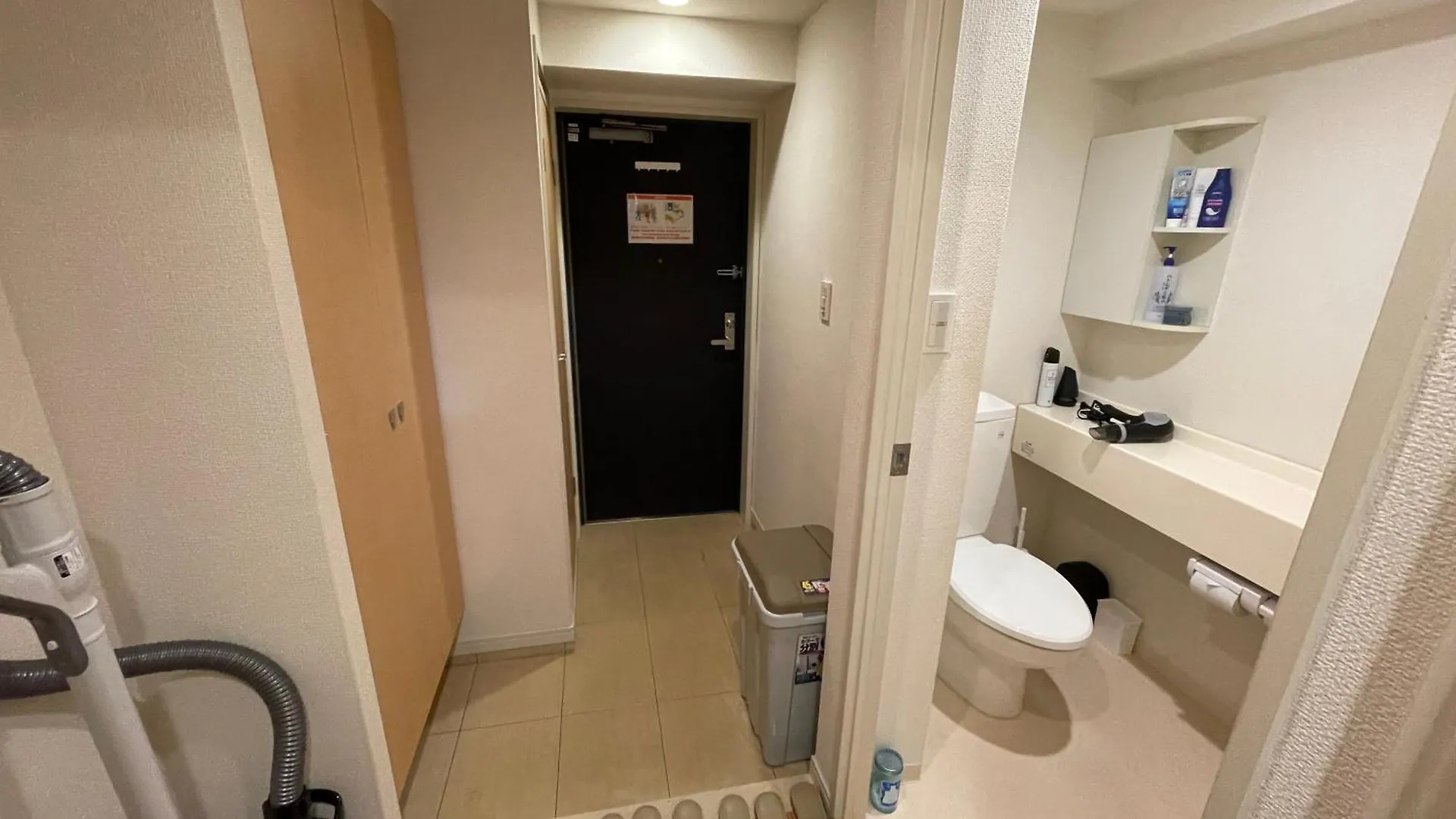 新宿歌舞伎町のマンションの1室をまるまる貸し出し Tokyo Apartment